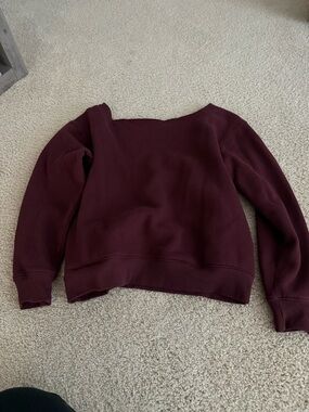 Women’s Off-Shoulder Knit Sweater - Burgundy